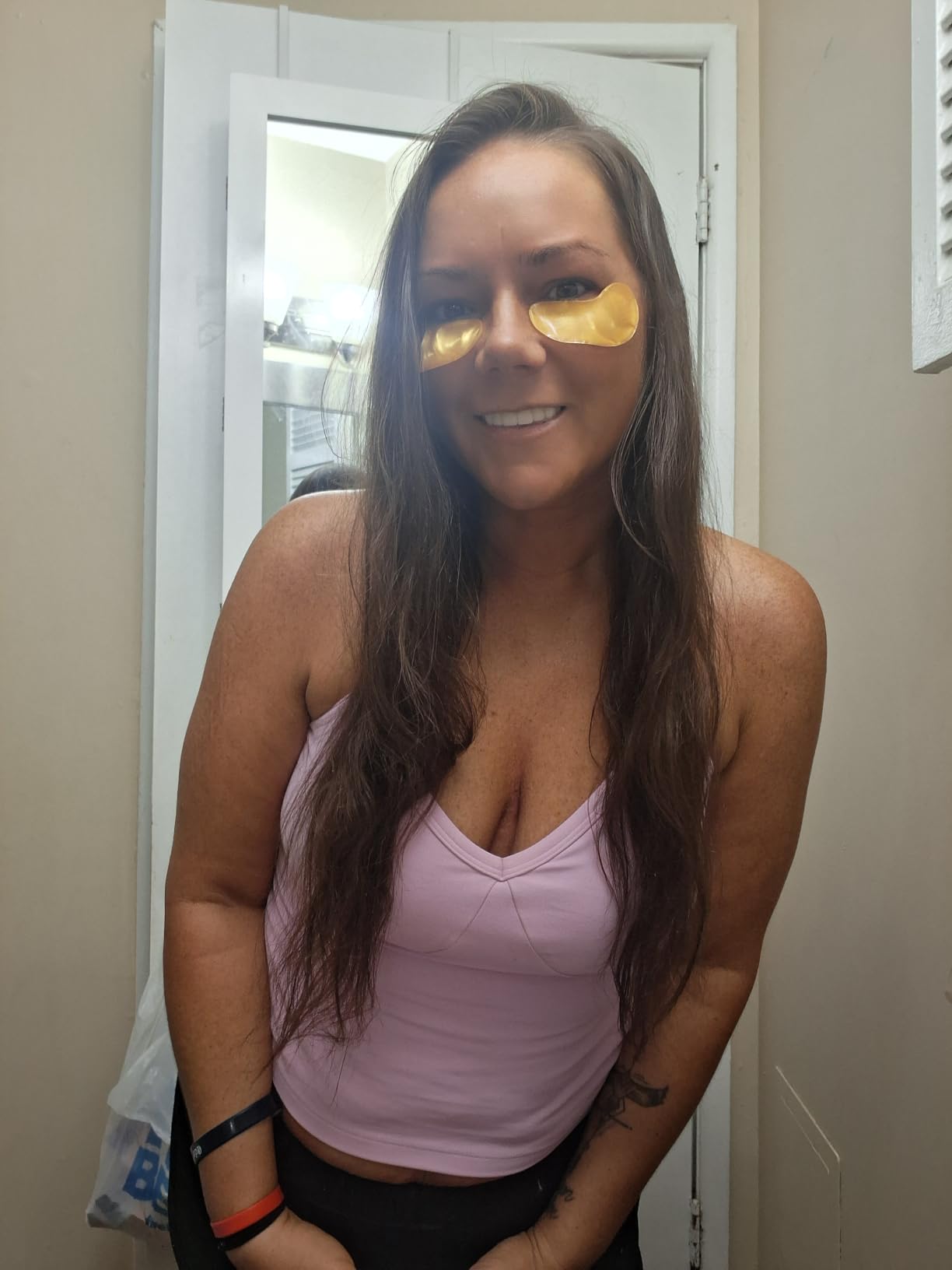 grace & stella Award Winning Under Eye Mask - Teen Gifts, Gel Eye Patches for Dark Circles, Puffy Eyes, Wrinkles, Undereye Bags, Travel Gifts for Women - Vegan, Self Care (6 Pairs, Gold) customer photo 1