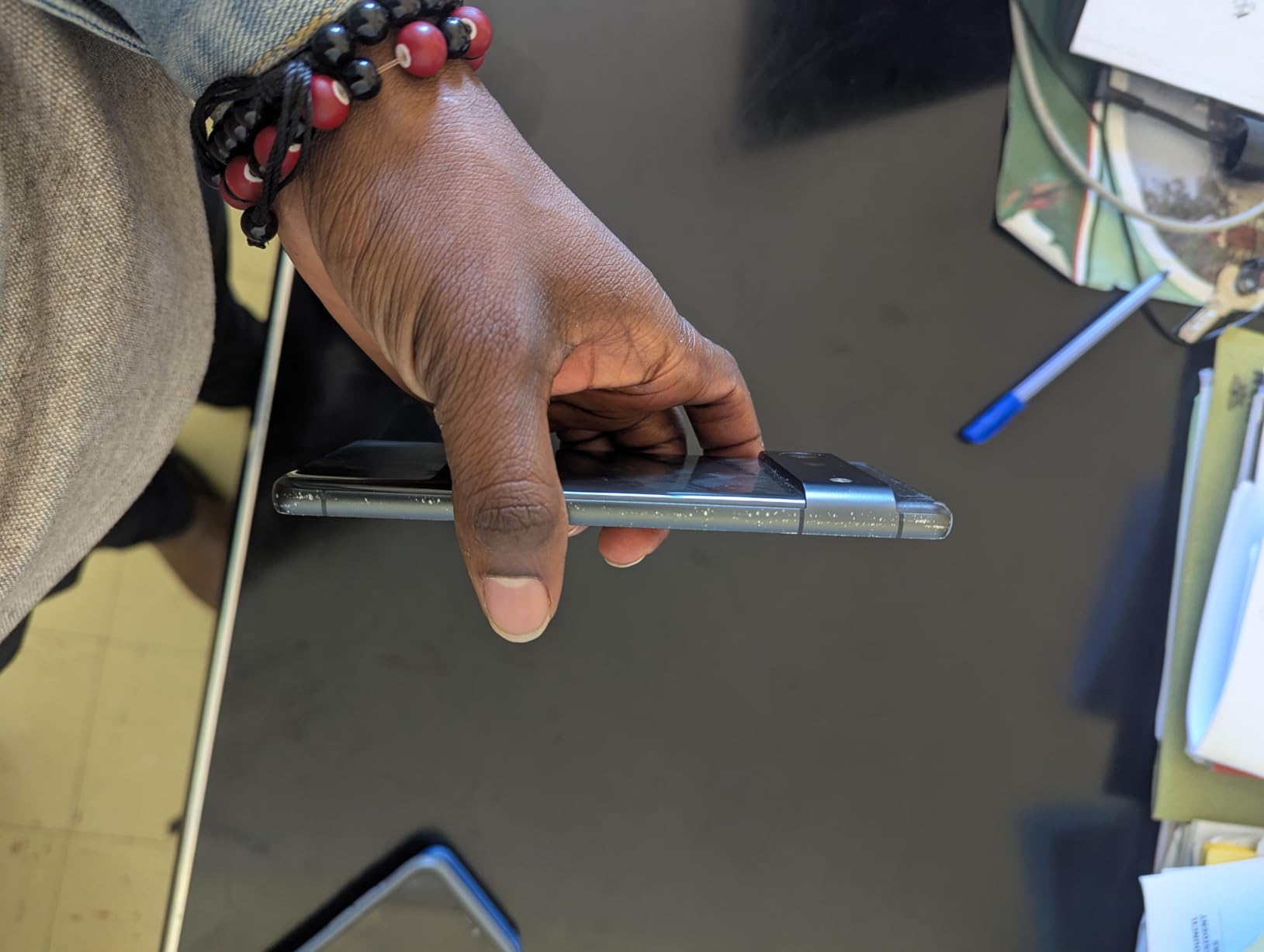 Google Pixel 7 128GB 5G Smartphone - Unlocked for All Carriers - US Version - (Obsidian) customer photo 1