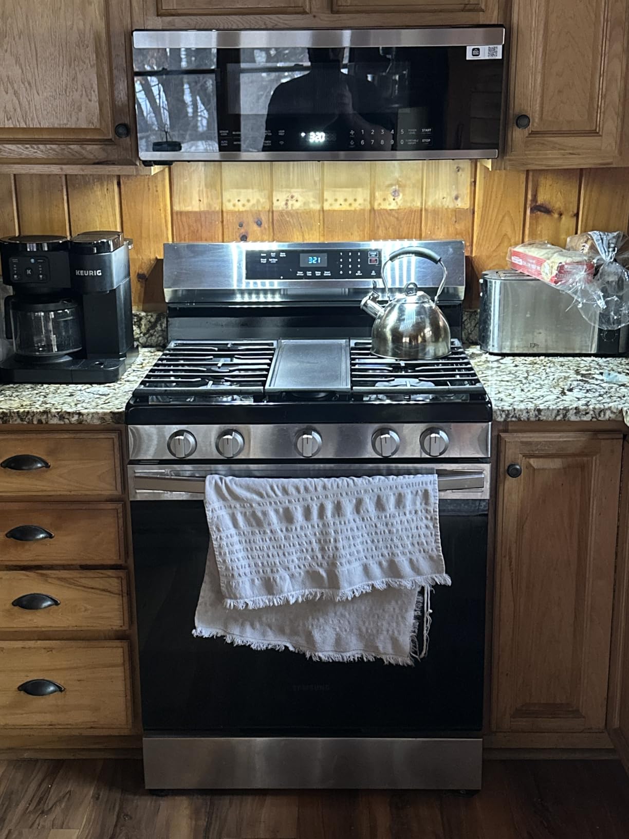 Midea Over the Range Microwave Oven, 1.2 Cu.Ft, 1000W, Stainless Steel customer photo 2