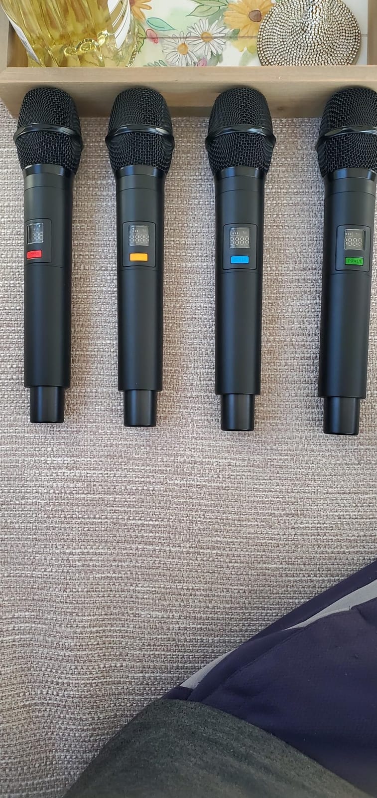 MELONARE 4x10 Freq. UHF Wireless Microphone System, 200FT Stable Signal customer photo 1