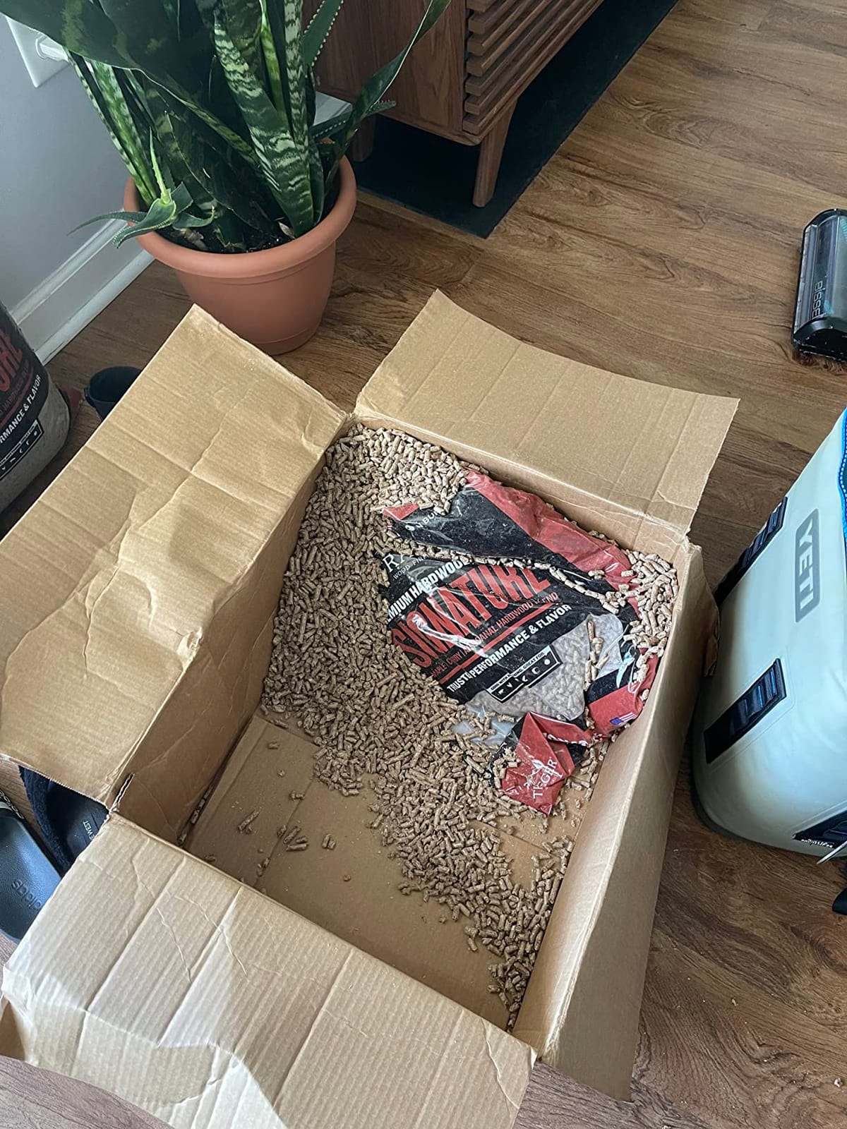 Traeger Grills Hickory 100% All-Natural Wood Pellets for Smokers and Pellet Grills, BBQ, Bake, Roast, 18 lb. Bag customer photo 1