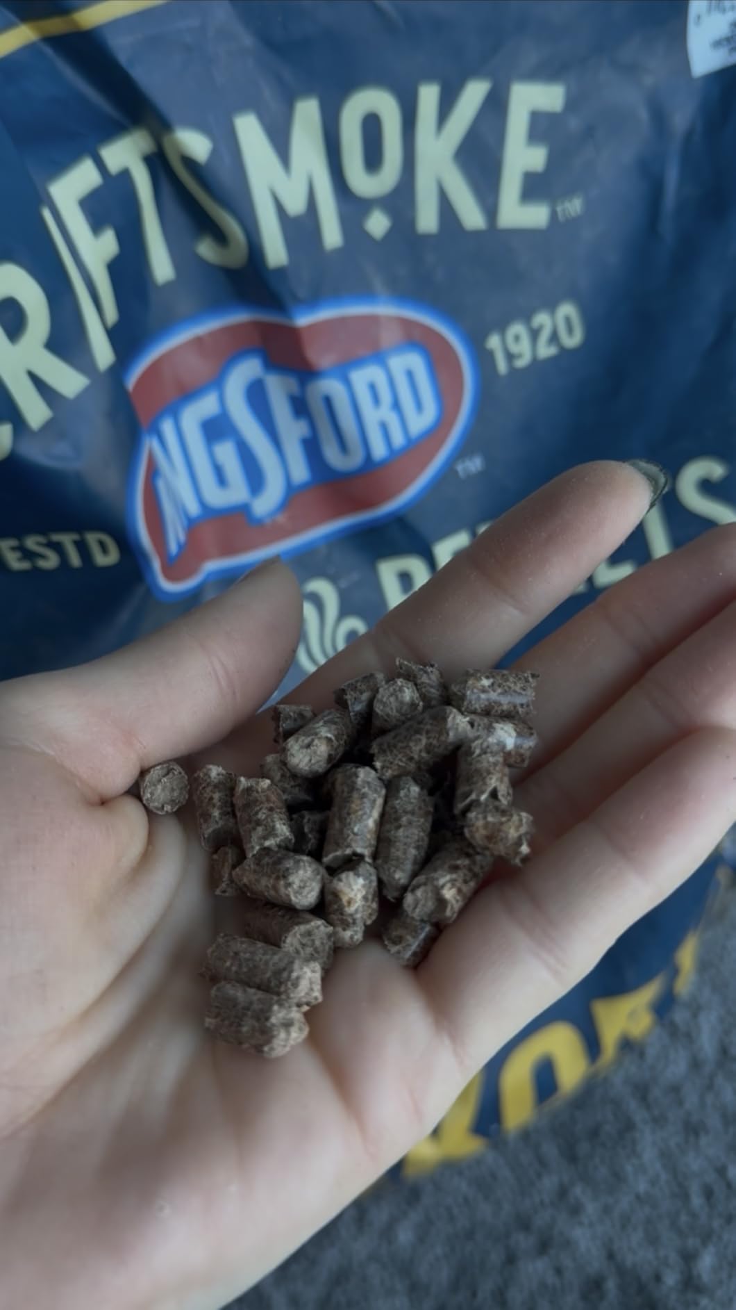 Kingsford Craftsmoke Premium Grilling Wood Pellets, Hickory BBQ Pellets for Grilling, 100% Natural Hardwood, 20 pounds customer photo 1